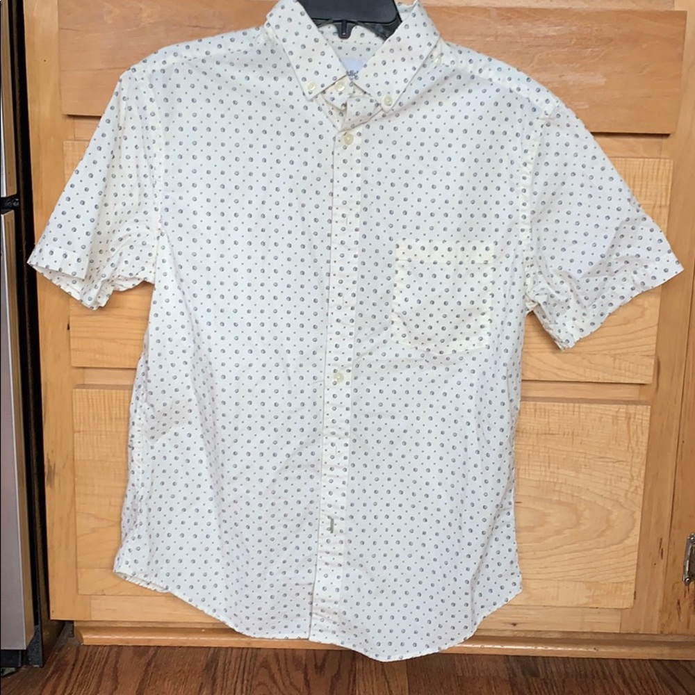 Goodfellow & Co short sleeve button down shirt.